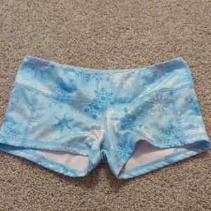Fleo Low Rise Snowflake Shorts